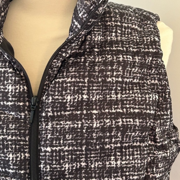 Lands End Vest L (14-16) - Picture 6 of 6